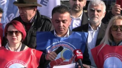 İş bırakma eylemi gerçekleştiren Birleşik Kamu İş Konfederasyonu üyeleri Kadıköy