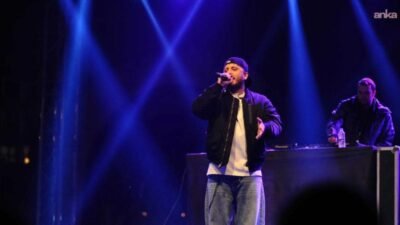 Karşıyaka Belediyesi tarafından Bostanlı Zühtü Işıl Meydanı’nda düzenlenen Yeni Yıl