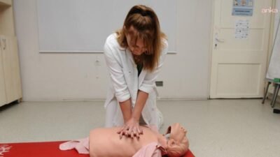 Karşıyaka’da hedef sağlıklı ve bilinçli toplum: 1 yılda 10 bin kişiye sağlık hizmeti verildi Karşıyaka Belediyesi, daha sağlıklı ve güçlü bir toplum hedefiyle hayata