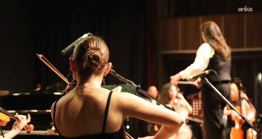 Kartal Belediyesi Sanat Akademisi, Soğanlık Kültür Merkezi’nde verdiği yeni yıl