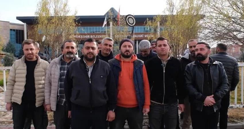 Kayyum yönetimindeki Van Büyükşehir Belediyesi’nde taşeron 52 şoförü işten çıkardı Van Büyükşehir Belediyesi'nin hizmetini üstlenen İsa Akar Taşımacılık Limited Şirketi'nde