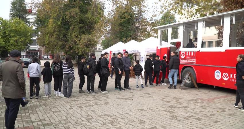 Efes Selçuk Belediyesi’nin kentte eğitim gören öğrencilere destek olmak amacıyla