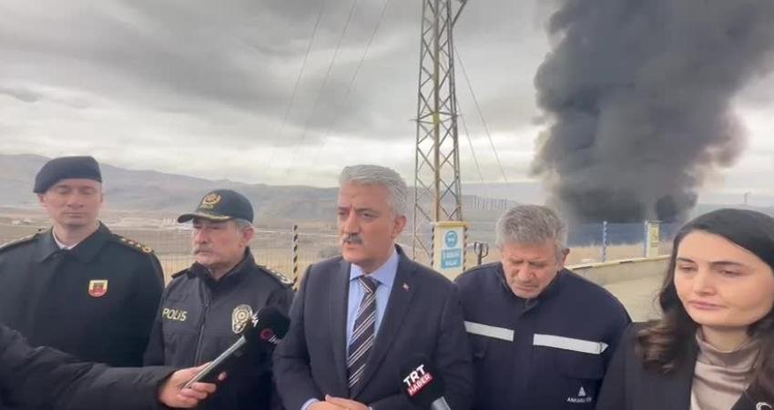 Kırıkkale OSB’de yangın… Vali Makas: “Can kaybımız yok” Kırıkkale Valisi Mehmet Makas, bir kimya fabrikasında çıkan yangına müdahalenin