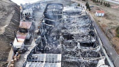 Kırıkkale Organize Sanayi Bölgesi’nde (OSB) bir kimya fabrikasında çıkan yangında