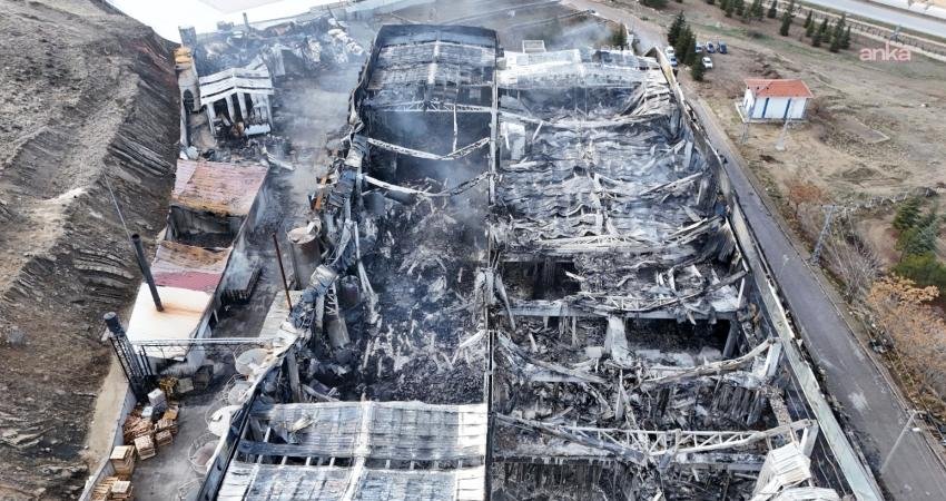 Kırıkkale Organize Sanayi Bölgesi’nde (OSB) bir kimya fabrikasında çıkan yangında