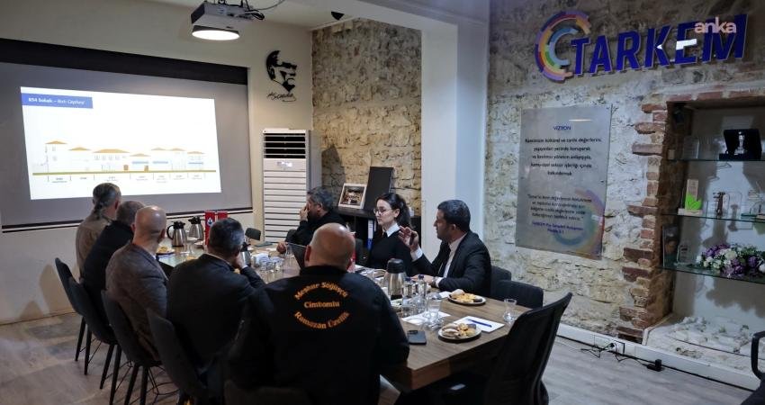 Konak’ta ortak akıl buluşmaları devam ediyor Konak Belediyesi’nin Kemeraltı ve Alsancak bölgelerinde gerçekleştireceği yeni çalışma ve