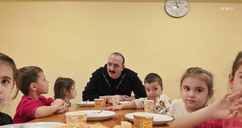 Konyaaltı Belediye Başkanı Cem Kotan, belediye bünyesindeki Uncalı Kreş ve