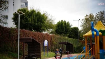 Konyaaltı Belediyesi, Konyaaltı’ndaki parkların güvenliğini artırmak amacıyla güvenlik kameraları yerleştiriyor.