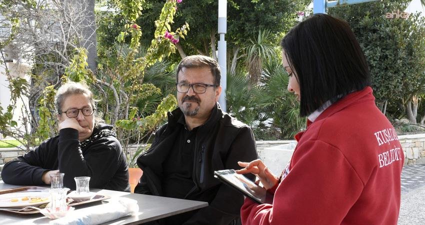 Kuşadası Belediyesi Güvercin Masa Gezici ekibinden memnuniyet anketi Kuşadası Belediyesi tarafından yeniden yapılandırılarak kadrosu ve teknik altyapısı güçlendirilen