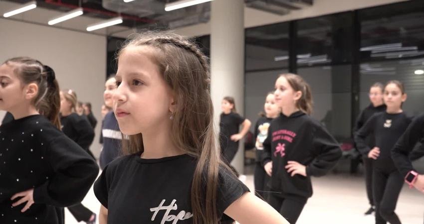 Lüleburgaz Belediyesi Çocuk Halk Dansları Topluluğu, prömiyere hazırlanıyor Bu yıl kurulan Lüleburgaz Belediyesi Çocuk Halk Dansları Topluluğu, çalışmalarına