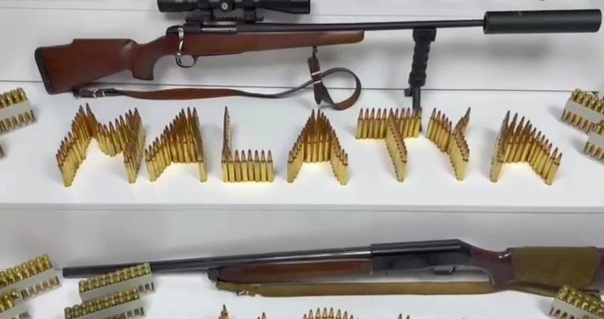 Malatya’nın iki ilçesinde eş zamanlı operasyon: Silah ve sentetik ecza ele geçirildi Malatya Emniyet Müdürlüğü KOM ekiplerince Battalgazi ve Kale ilçelerinde düzenlenen