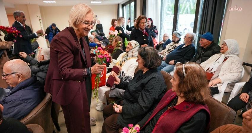 Maltepe Belediye Başkan Yardımcısı Nimet Karabulut, yeni yıl öncesi düzenlenen etkinlik