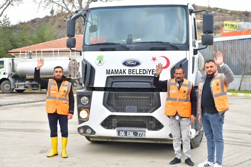 Mamak Belediyesi’nden Kırıkkale’deki söndürme çalışmalarına destek Kırıkkale Organize Sanayi Bölgesi’nde sabah saatlerinde bir kimya fabrikasında çıkan