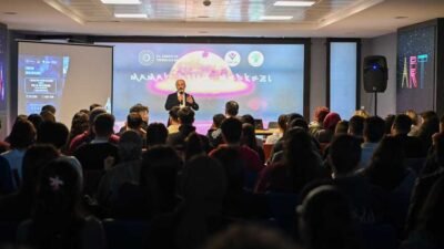 Mamak Belediyesi, gençleri bilimle buluşturmaya yönelik çalışmalarına devam ediyor. Bu