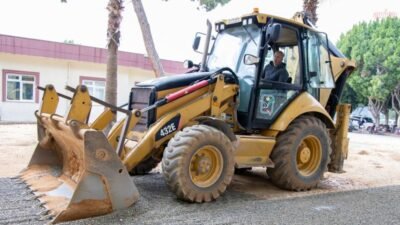 Manavgat Belediyesi, Manavgat Devlet Hastanesi’nde yürütülen otopark genişletme çalışmalarına Fen