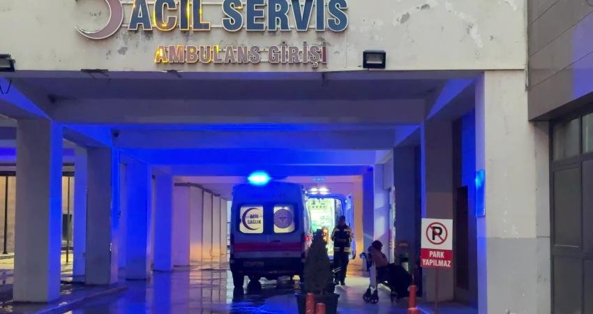 Mardin Kızıltepe’de trafik kazası: 5 yaralı Mardin’in Kızıltepe ilçesinde iki otomobilin çarpışması sonucu 5 kişi yaralandı.