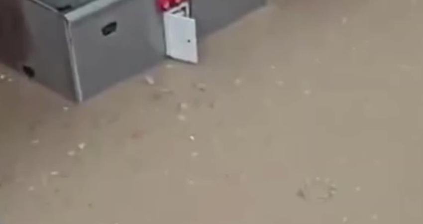 Mardin'in Artuklu ve Kızıltepe ilçelerinde dün akşamdan itibaren etkili olan