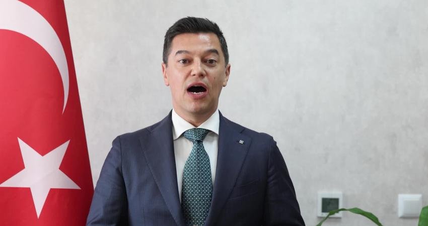 Marmaris Belediye Başkanı Ünlü’den vatandaşlara çağrı: “İkameti Marmaris’te olmayan herkesi bu kente kayıt olmaya davet ediyorum” Marmaris Belediye Başkanı Acar Ünlü, kentte yaşayan ancak ikameti başka