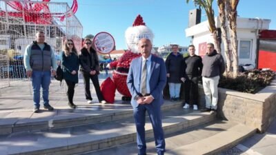 Marmaris Belediyesi, Yeni Yıl Festivali kapsamında geri dönüşüm malzemelerinden hazırlanan