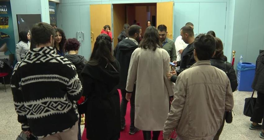 Antalya Büyükşehir Belediyesi’nin düzenlediği 25. Uluslararası Antalya Piyano Festivali’nde Mavi