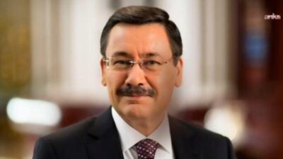 Melih Gökçek ABB’ye ait lojmanı tahliye etti ancak anahtarını henüz teslim etmedi Ankara Büyükşehir Belediyesi'ne ait lojmanı halen kullanması tepki çeken eski