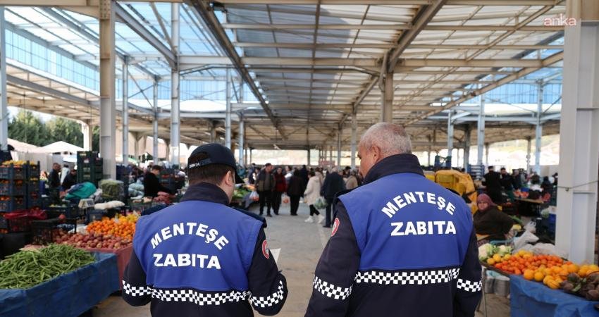Menteşe Belediyesi Zabıta Müdürlüğü ekipleri, ilçe genelindeki pazar yerlerinde etiket