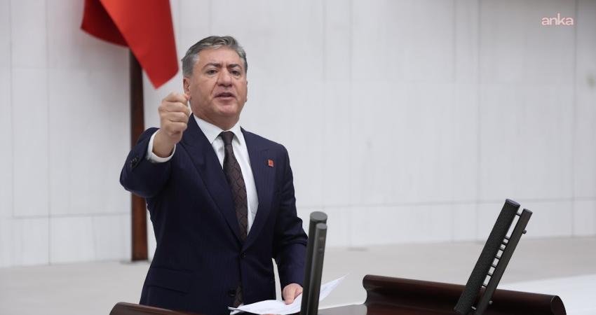 CHP Grup Başkanvekili Murat Emir, partisinin Demokratikleşme Yol Haritası'nı Millî