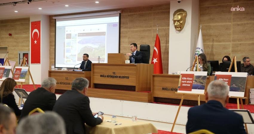 Muğla Büyükşehir Belediye Başkanı Aras: “13 ilçemizin tamamı için güçlü, yaşanabilir bir Muğla hedefiyle çalışmaya devam edeceğiz” Muğla Büyükşehir Belediye Meclisi, 2025 yılı boyunca gerçekleştirdiği toplantılarda Muğla’ya