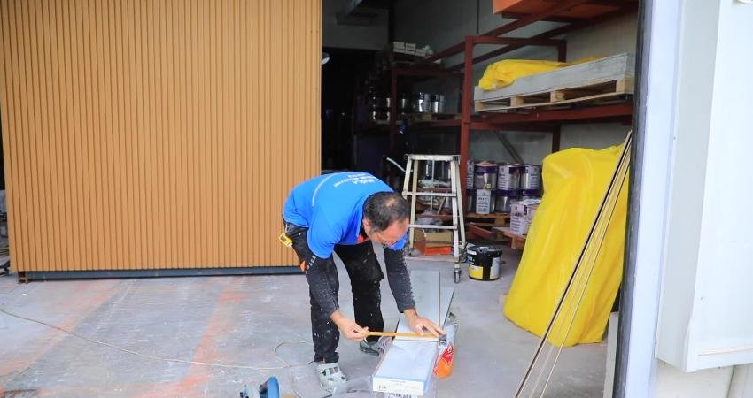 Muğla Büyükşehir Belediyesi, kent estetiğini ve taksici esnafının konforunu artırmak