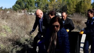 Muğla Büyükşehir Belediyesi'nin 13 ilçeyi kapsayan temizlik çalışmalarının ikincisi Yatağan'da