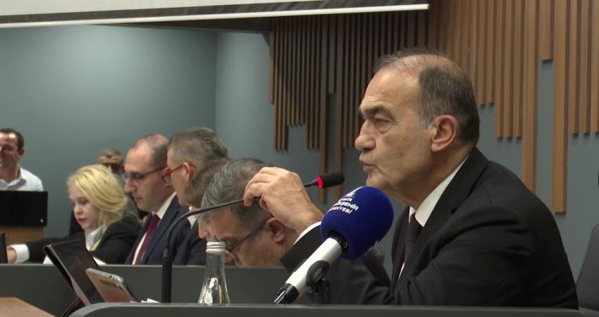 İzmir Büyükşehir Belediyesi Meclisi’nin aralık ayı ilk oturumunda, Buca Onat