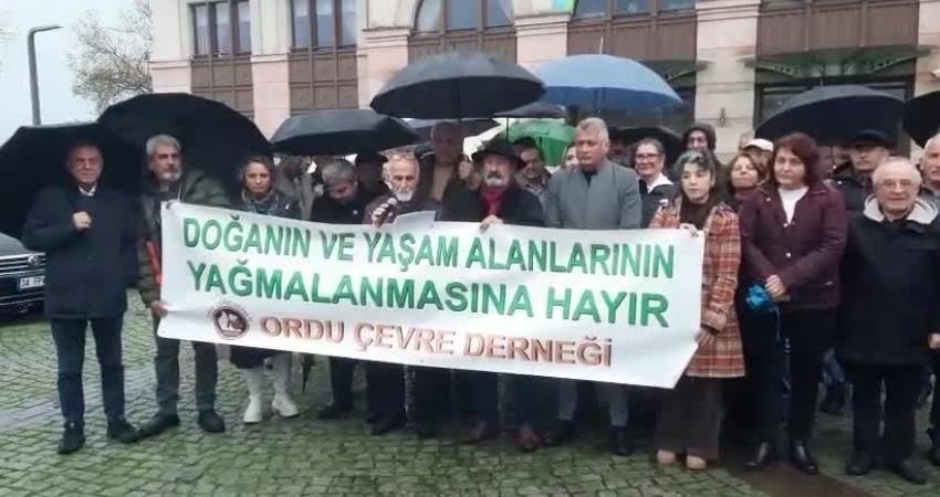 Ordu’da “Yeşil Alan Nöbetine” gece baskını: ORÇEV’in çadırı kaldırıldı, yaşam savunucuları belediyeyi protesto etti Ordu Çevre Derneği (ORÇEV) Yönetim Kurulu Üyesi Haluk Türkmen, "Ordu