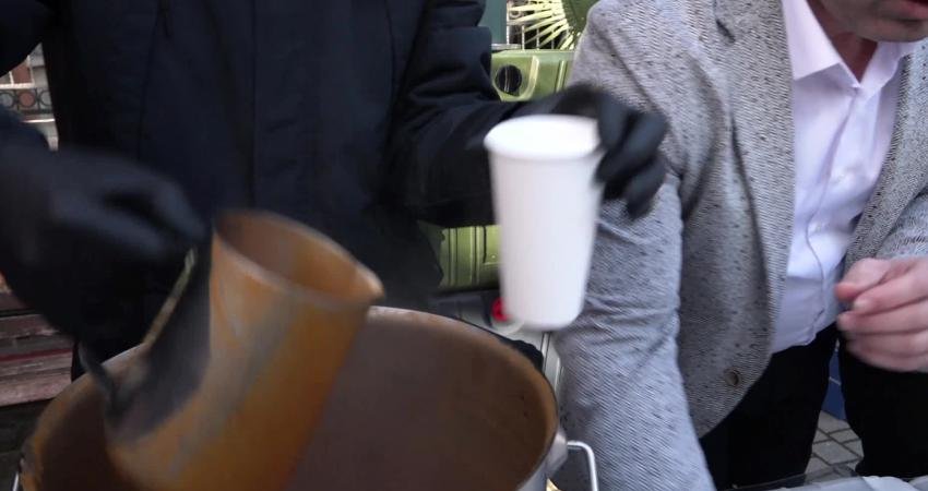 Osmangazi Belediye Başkanı Erkan Aydın, vatandaşların istek ve taleplerini yerinde