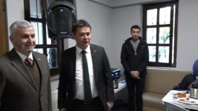 Osmangazi Belediye Başkanı Erkan Aydın, mahalle buluşmaları kapsamında Namık Kemal