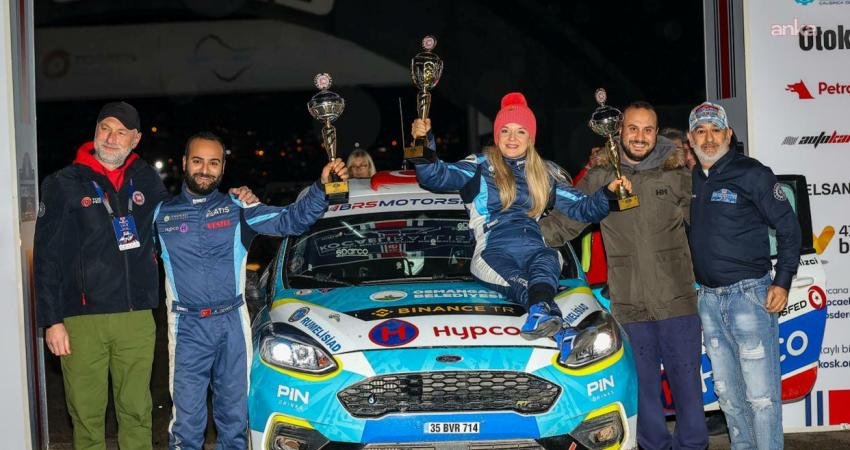 Osmangazi Belediyesi’ni temsil eden engelli kadın ralli pilotu Kübra Denizci