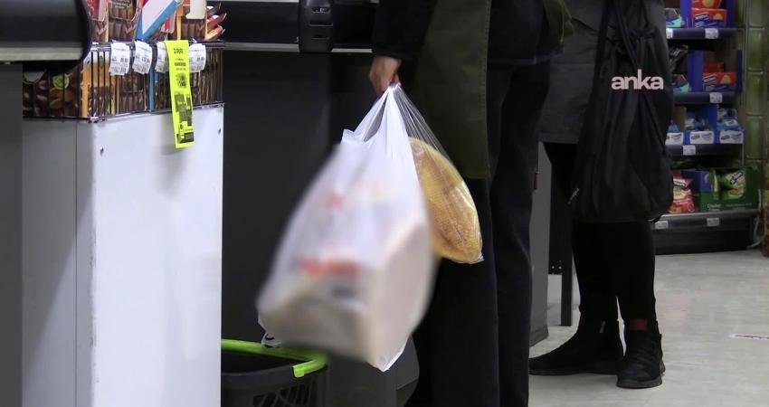 Plastik poşetlerin, 1 Ocak 2026'dan geçerli yüzde 100 zamlanarak 1