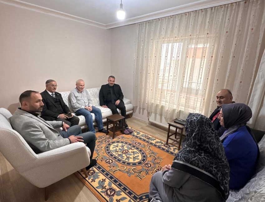 Pursaklar Belediye Başkanı Ertuğrul Çetin, rahatsızlıkları nedeniyle evlerinde tedavisi devam