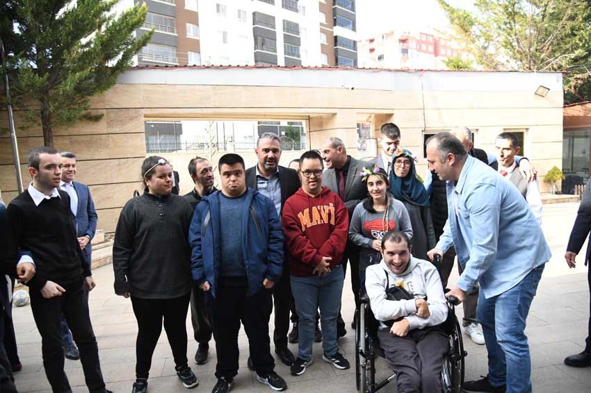 Pursaklar Belediyesi’ne Bağlı Engelsiz Yaşam Merkezi’nde Dünya Engelliler Günü münasebetiyle,