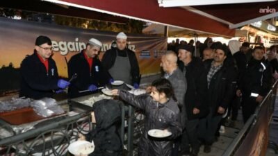 Eyüp Sultan Cami, üç ayların başlangıcı ve rahmet gecesi olarak