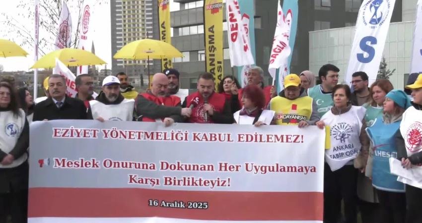 Sağlık meslek örgütlerinin “Eziyet Yönetmeliği”ne tepkisi sürüyor: “Gerçekçi ve uygulanabilir bir yönetmeliğin yürürlüğe konmasını istiyoruz” Sağlık meslek örgütleri ve dernekler, "Eziyet Yönetmeliği" olarak adlandırılan Aile