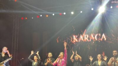 Bursa Büyükşehir Belediyesi tarafından düzenlenen "Yeni Yıla Merhaba" konserinde sanatçı