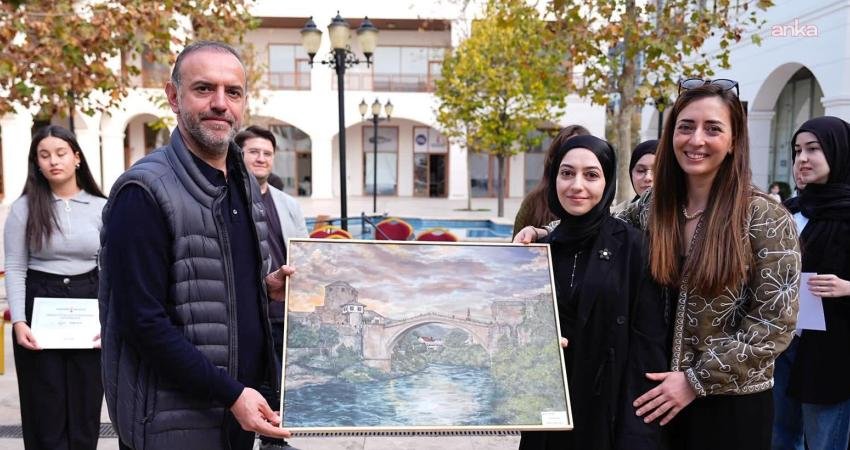 Sancaktepe Belediyesi Gençlik Merkezleri'nde eğitim gören öğrencilerin hazırladığı eserlerden oluşan