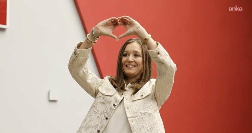 Şehzadeler Belediye Başkanı Gülşah Durbay entübe edilerek solunum cihazına bağlandı Kolon kanseri tedavisine Manisa Şehir Hastanesi’nde yoğun bakımda devam eden