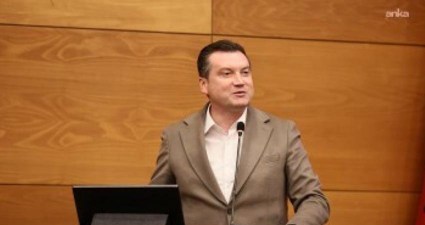 Silivri Belediye Başkanı Bora Balcıoğlu, makamının koltukta oturma makamı değil,