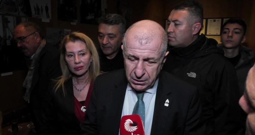 “Sıvasız Evler” filminin ilk gösterimi… Ümit Özdağ: Bu filmin vizyona girmiş olmasını çok değerli ve önemli buluyorum Zafer Partisi Genel Başkanı Ümit Özdağ, “Sıvasız Evler” filminin gösterimine