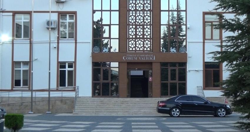 Sungurlu Organize Sanayi Bölgesi’ndeki zehirlenme vakaları… Çorum Valiliği: Su numuneleri uygun değil, yemek numunelerinden birinde bakteri bulundu Çorum Valiliği, Sungurlu Organize Sanayi Bölgesi'nde bir haftada 736 işçinin zehirlenme