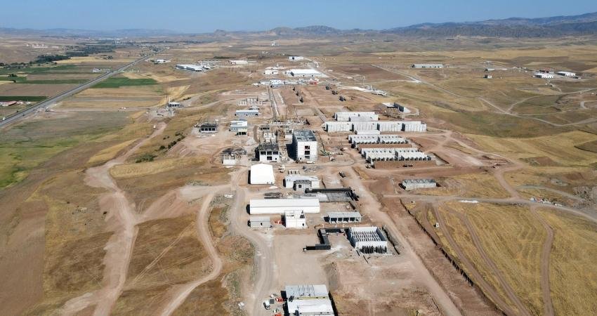 Çorum'un Sungurlu ilçesi OSB’de faaliyet gösteren iki fabrikada çok sayıda