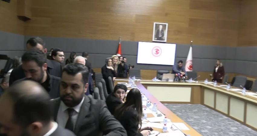 TBMM Dijital Mecralar Komisyonu… Aile Bakanı Göktaş: Sosyal ağ sağlayıcılarına 15 yaşından küçük çocuklara hesap açmama yükümlülüğü getirilmesini öneriyoruz Aile ve Sosyal Hizmetler Bakanı Mahinur Özdemir Göktaş, TBMM Dijital