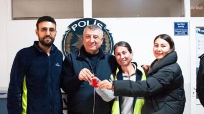 Güzelbahçe Belediyesi Temizlik İşleri Müdürlüğü personeli Yeter Gürbüz, görev başındayken