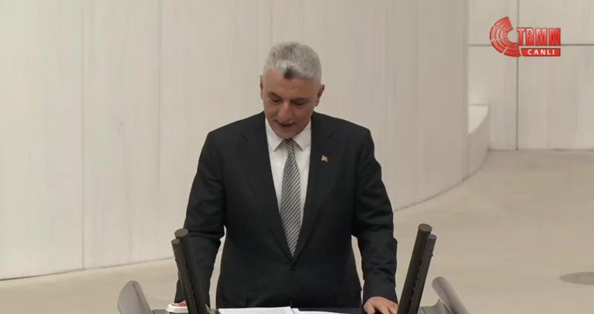 Ticaret Bakanı Bolat: Bu yıl 92 milyar liraya ulaşan bir kaçakçılık, piyasa dışı yakalaması gerçekleştirildi Ticaret Bakanı Ömer Bolat, "Gümrükler, Türkiye'nin kalbidir. 640 milyar dolar